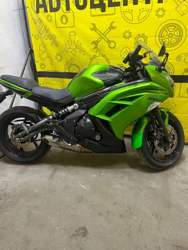 Сегодня в ленте вот такой красавчик Kawasaki ninja 650, ER-6...
